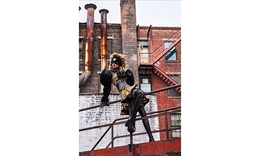 AK00 bespoke latex boots